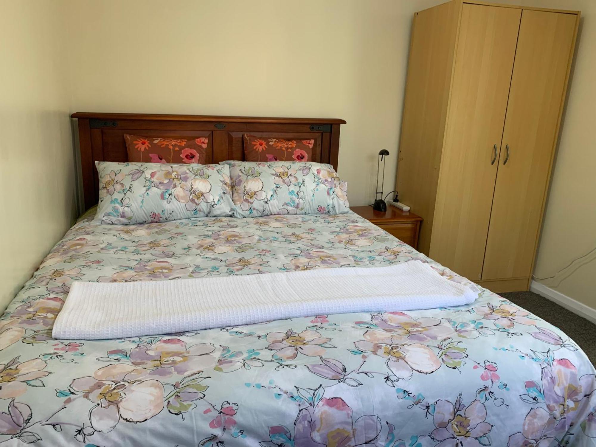 Sunny Holiday Home Уелингтън Екстериор снимка